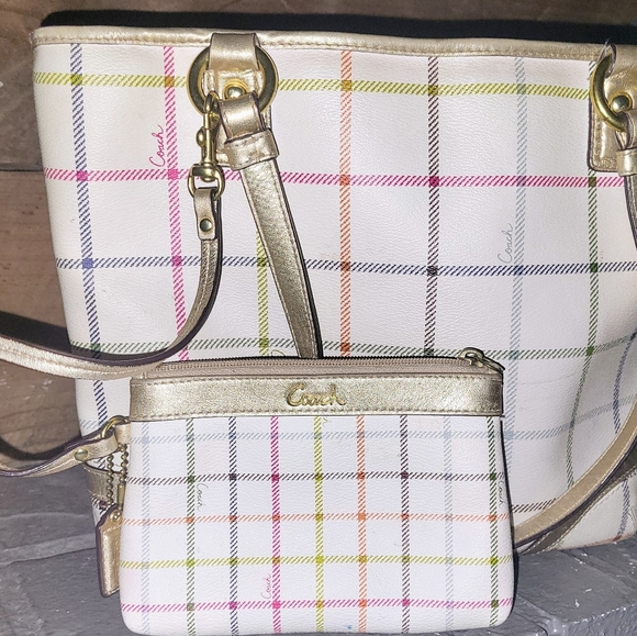 COACH PURSE - Picture 7 of 8